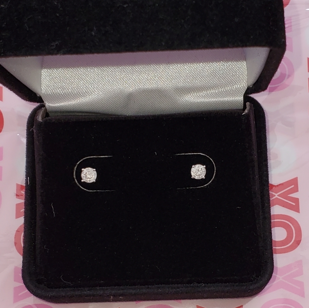 NWT Kay Jewelers Diamond Solitaire Earings 3/8ct